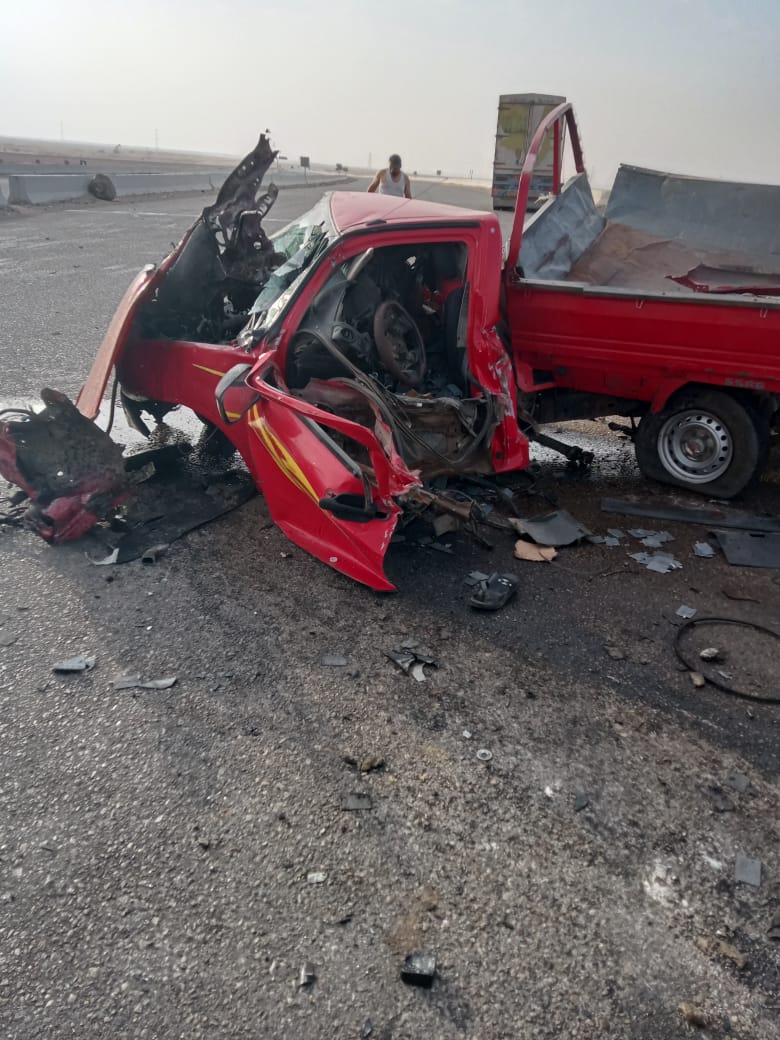 حادث انقلاب سيارة ربع نقل بطريق الواحات