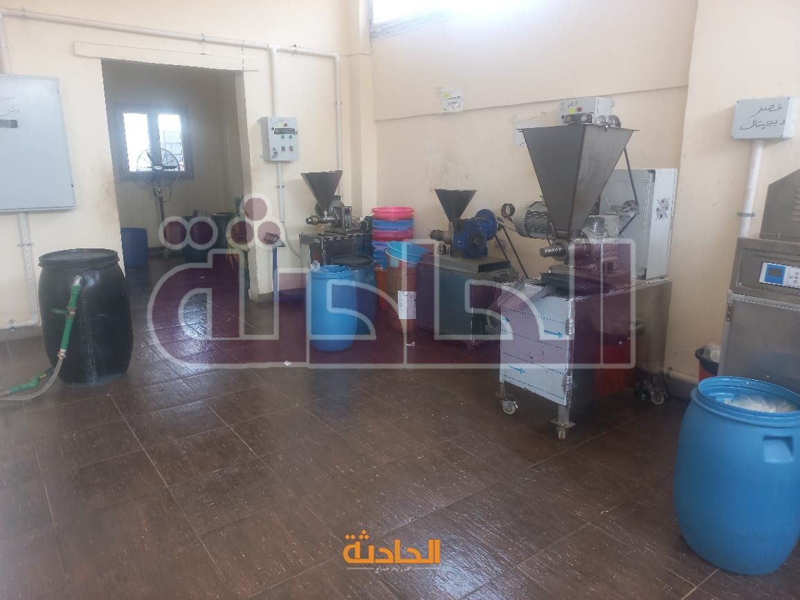 لقطات من مضبوطات مصنع الأدوية المغشوشة بالإسكندرية