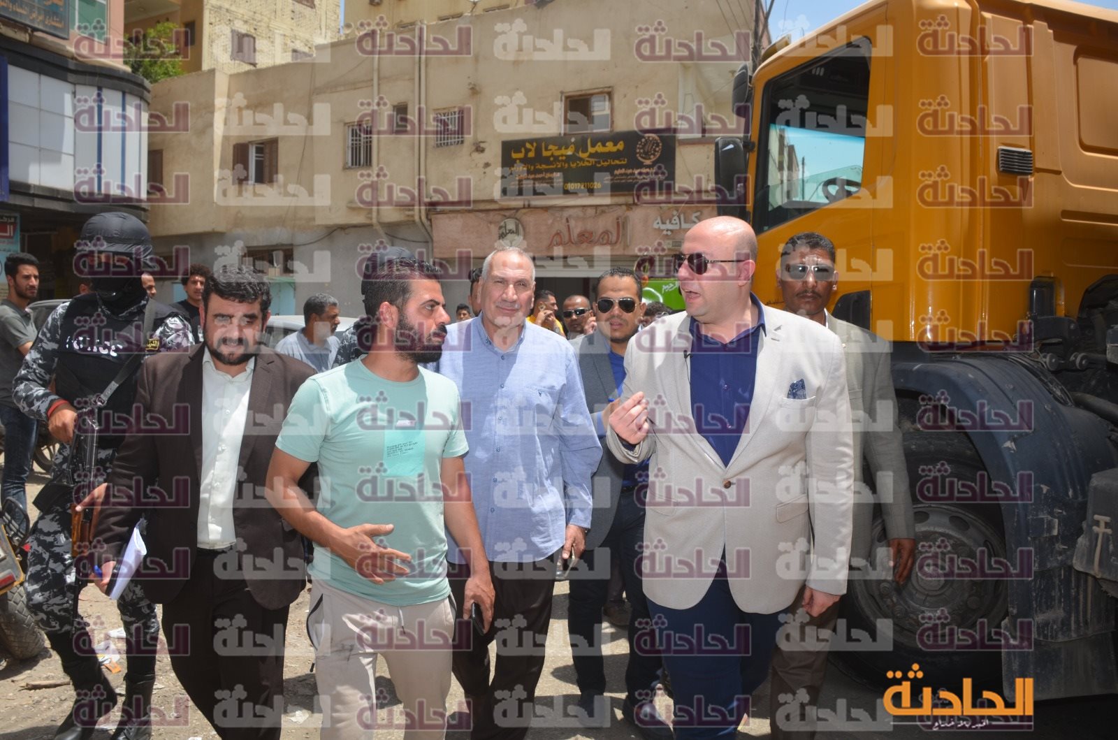 محافظ بني سويف يتفقد أعمال رفع آثار حريق معرض شباب مصر