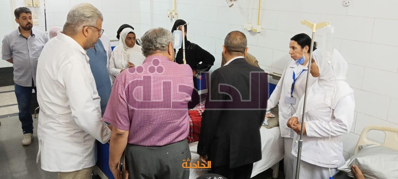 انهيار عقار مكون من 3 طوابق بقنا