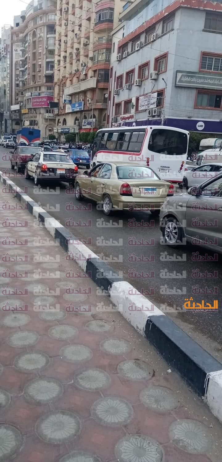 تكدس مروري بشوارع المنصورة