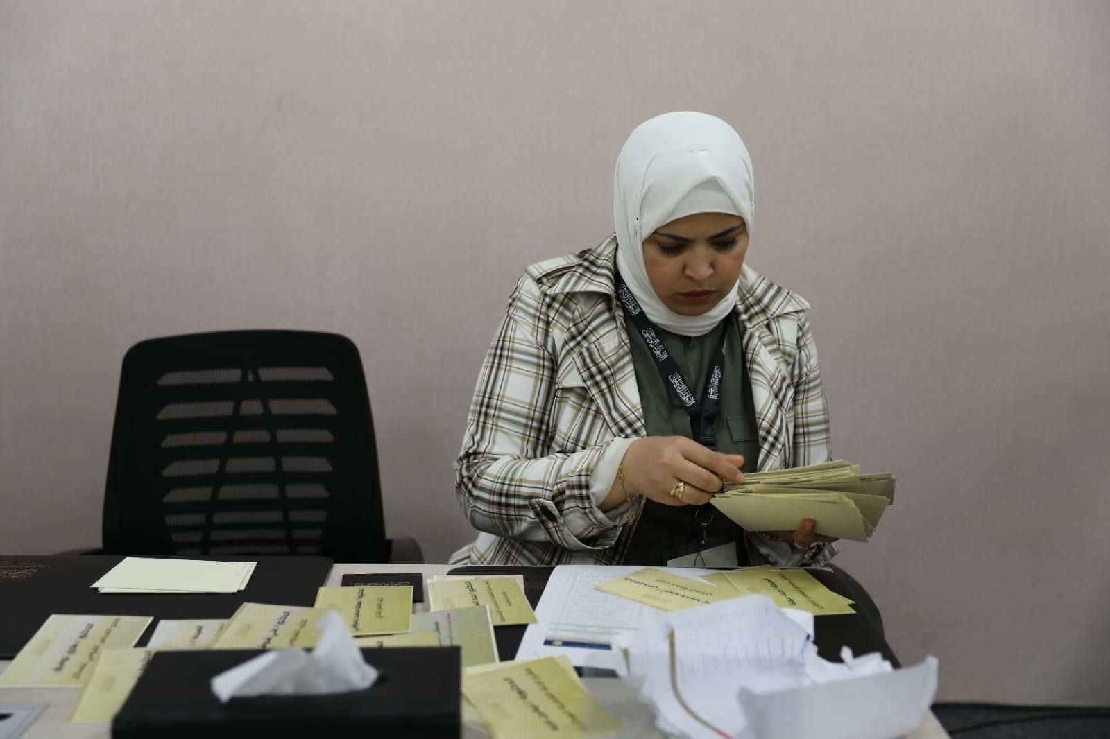 تجهيز القاعات وأوراق العمل لجلسات الحوار الوطني