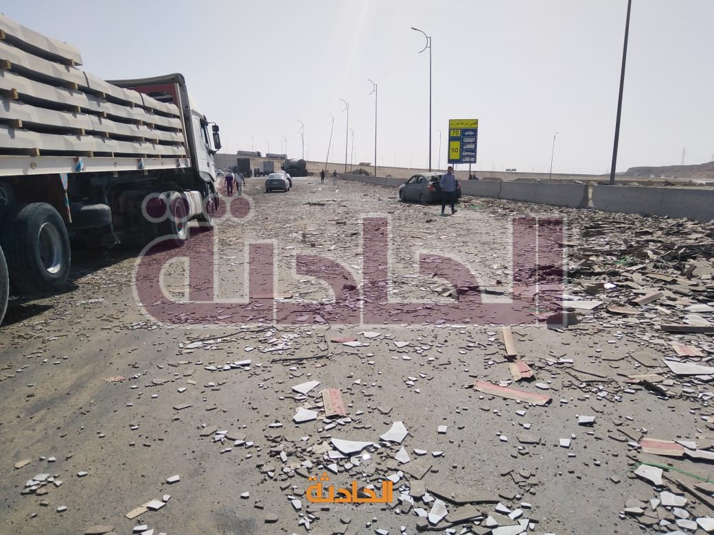 حادث تصادم مروع بين 5 سيارات أعلي الطريق الدائري الأوسطي