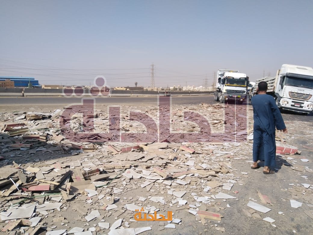 حادث تصادم مروع بين 5 سيارات أعلي الطريق الدائري الأوسطي