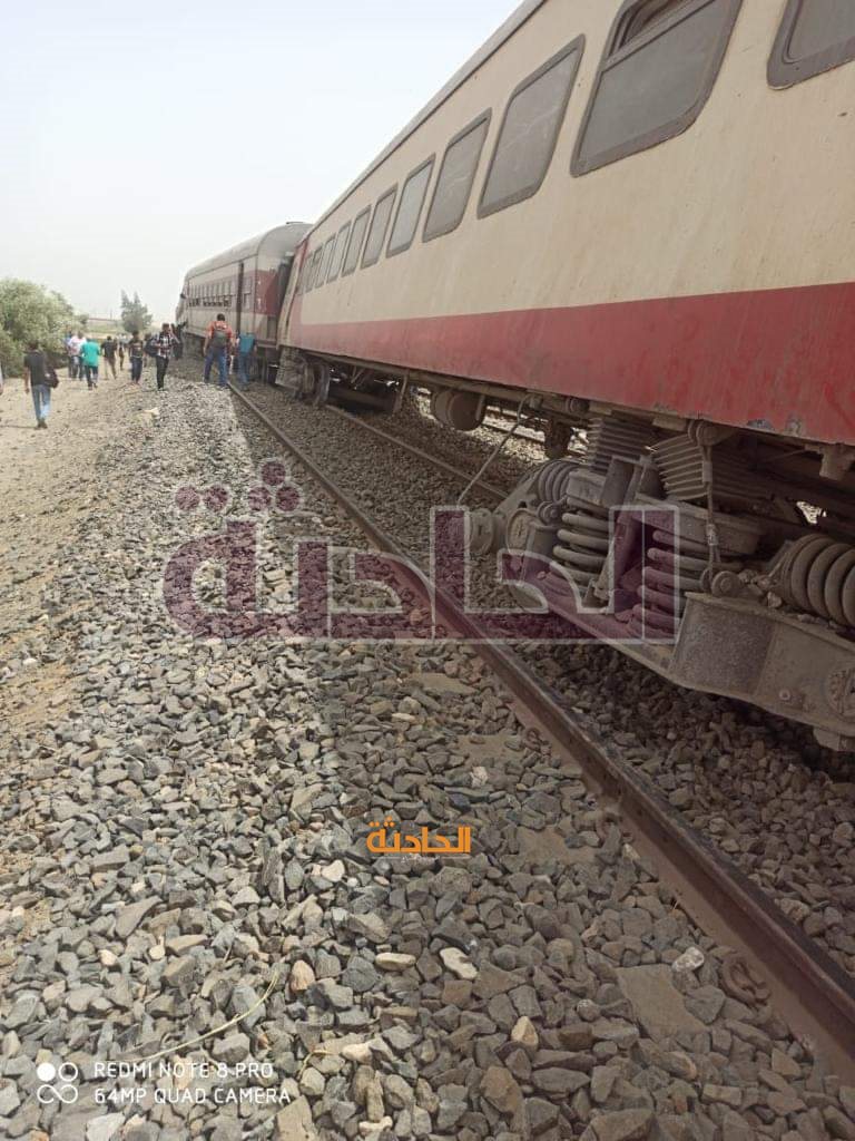 خروج قطار عن مساره مدينة القنطرة في الإسماعيلية وانقلاب عربتين