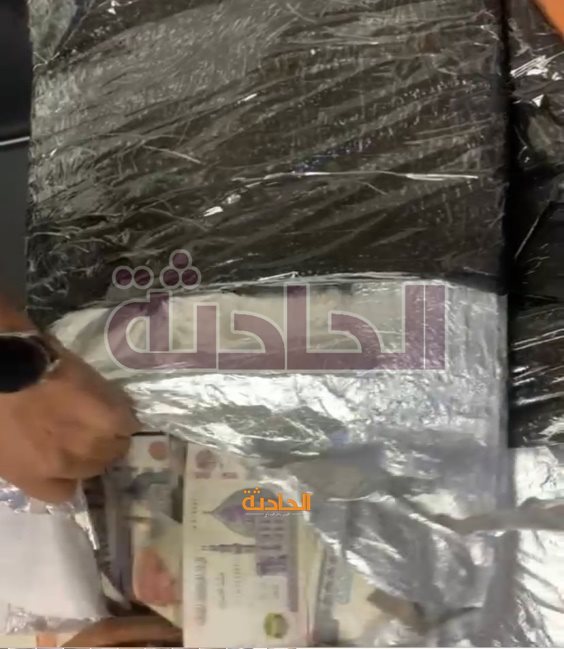ضبط أجنبي وسيدة بحوزتهما عملات وطنية ودولارات بمطار القاهرة