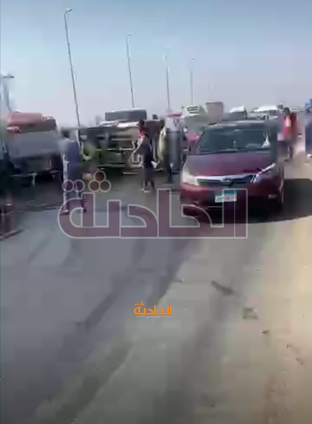 زحام مرورى أعلي الطريق الدائري بسبب انقلاب سيارة بضائع
