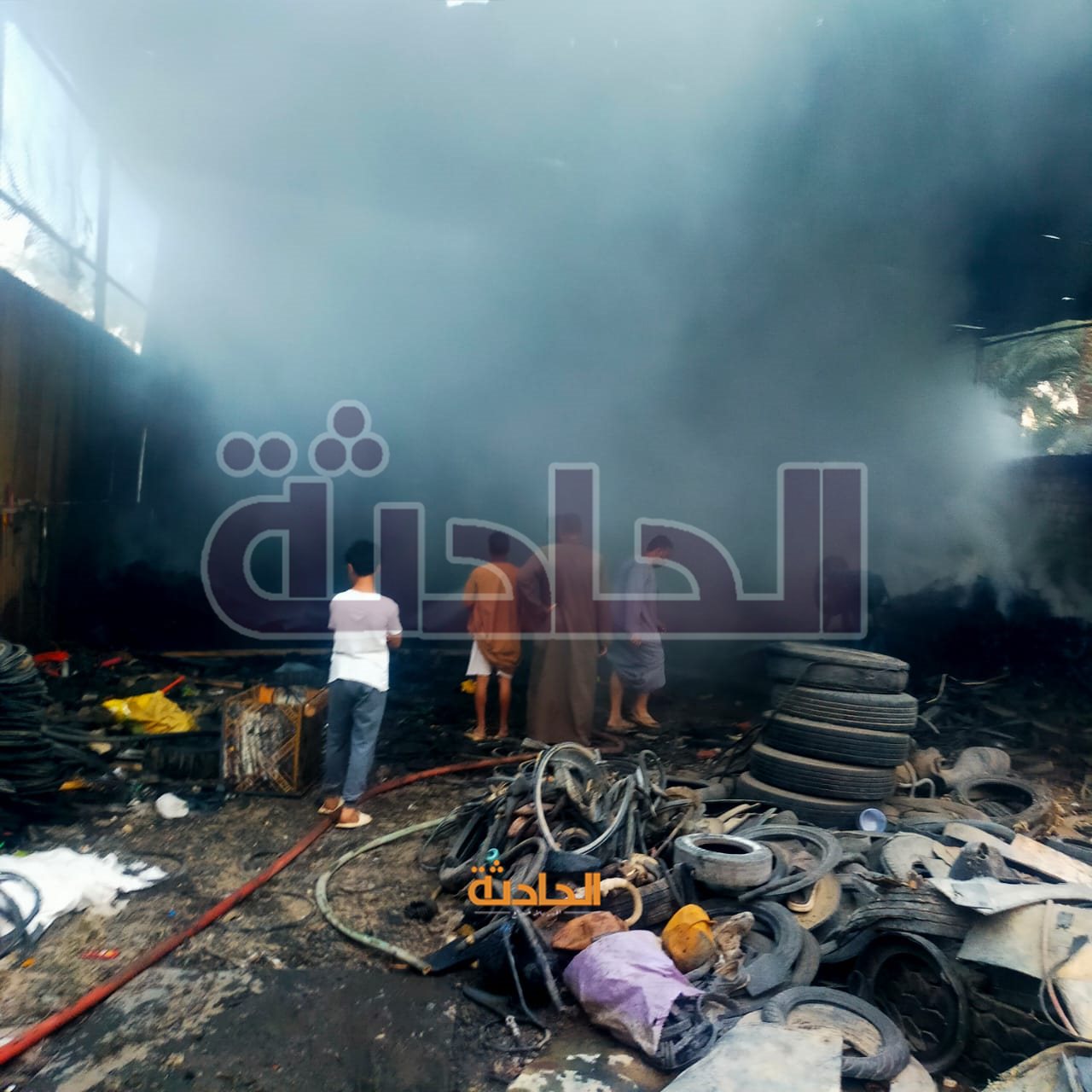 حريق يلتهم مفرمة كاوتش بجوار نقطة شرطة القلج