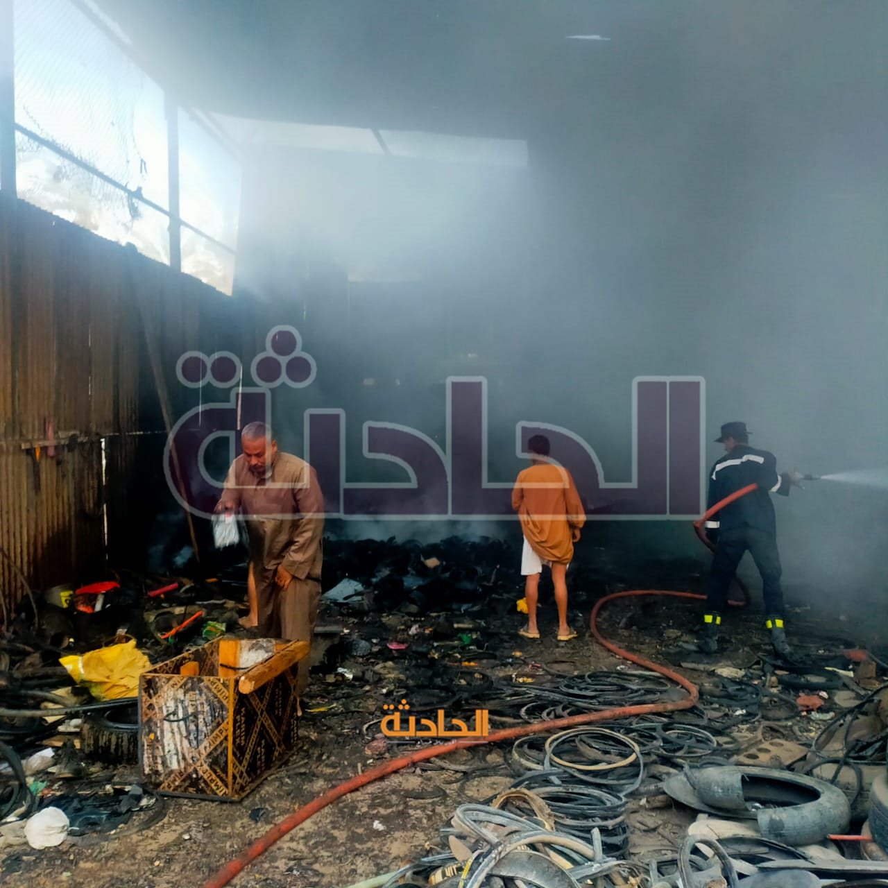 حريق يلتهم مفرمة كاوتش بجوار نقطة شرطة القلج