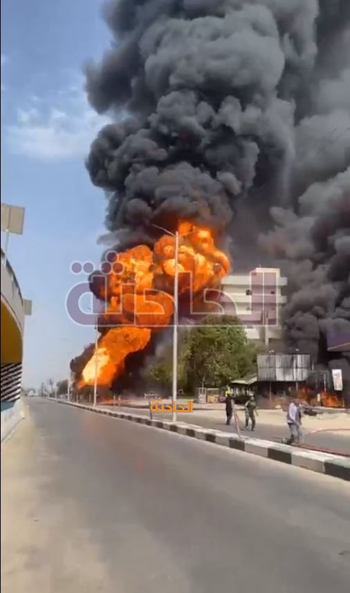 حريق هائل في محطة وقود وسيارة نقل مواد بترولية بقنا