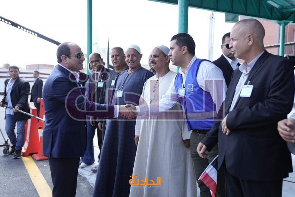 زيارة الرئيس السيسي لقرية الأبعادية