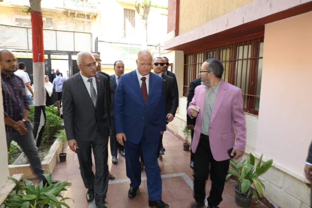 محافظ القاهرة يتفقد لجان�مدرستي طبرى الحجاز�ونوبار