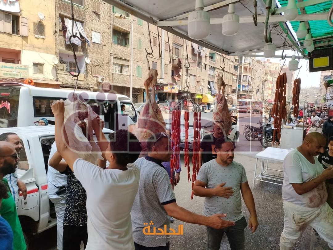 ضبط طن مصنعات لحوم غير صالحة للاستهلاك الآدمي بالجيزة