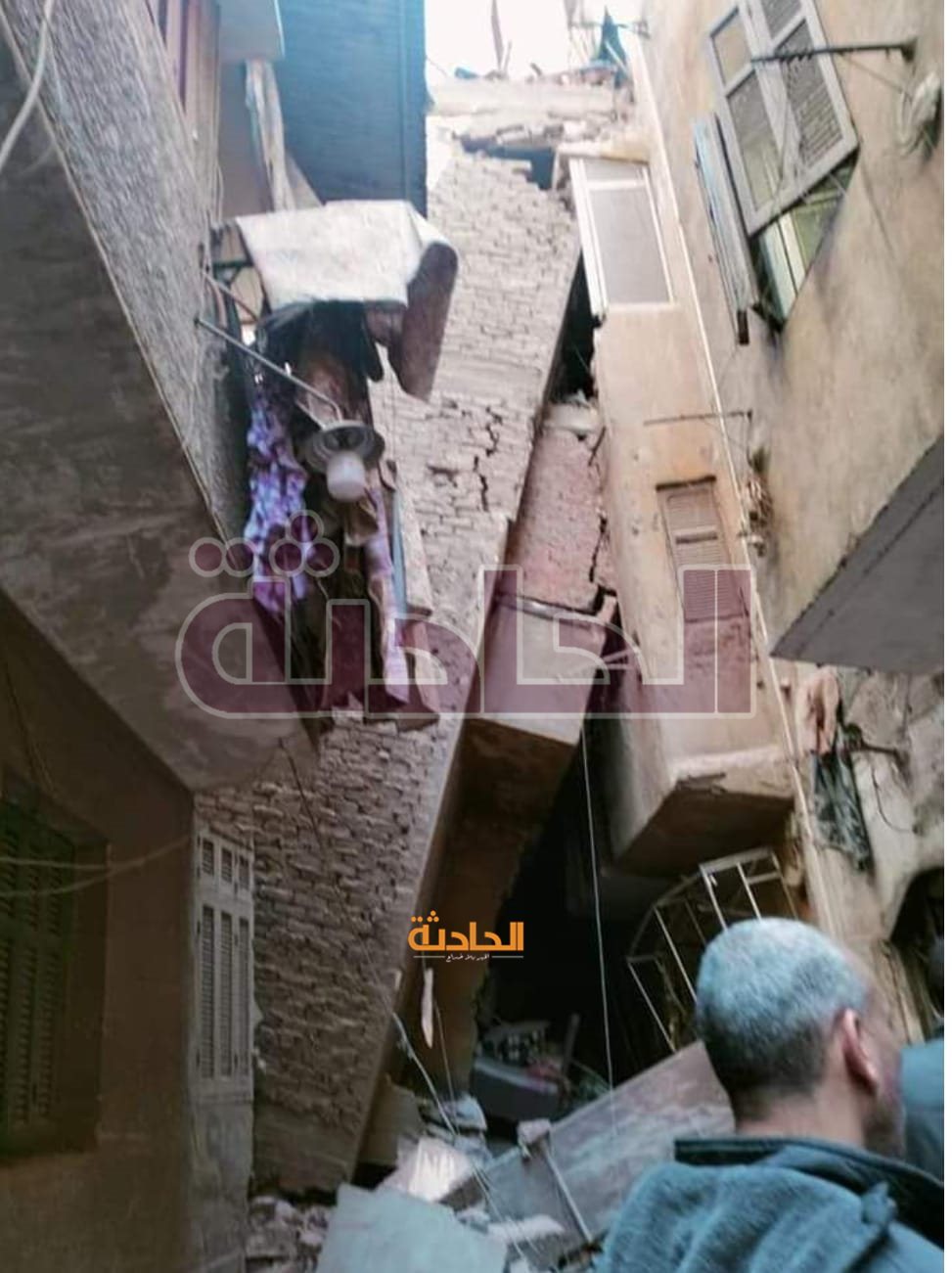 14 جثة و4 مصابين حصيلة انهيار عقار بحدائق القبة