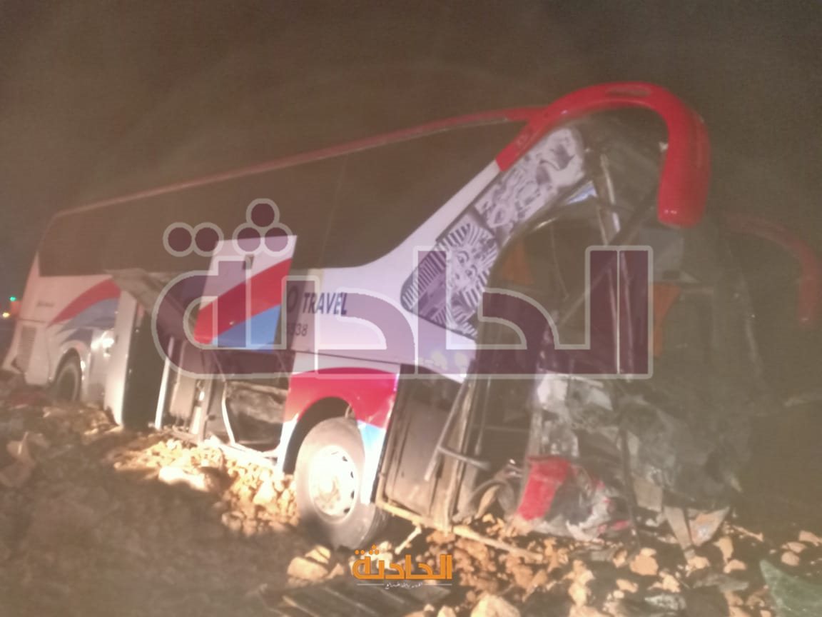 حادث تصادم أتوبيس بجمل