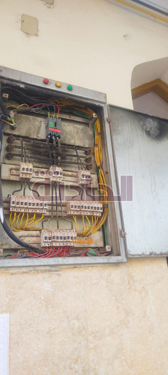 فيشة كهرباء تثير الرعب في مستشفى حميات أسيوط