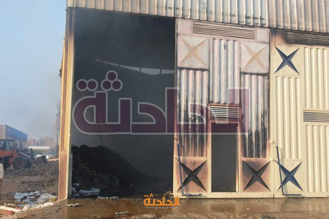 حريق يلتهم مخزن للمواد الغذائية بالخانكة