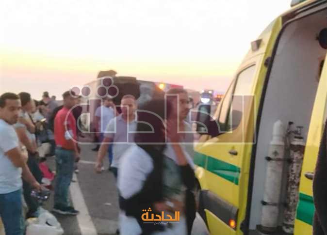 إصابة 10 أشخاص إثر انقلاب أتوبيس على طريق الجلالة الزعفرانة