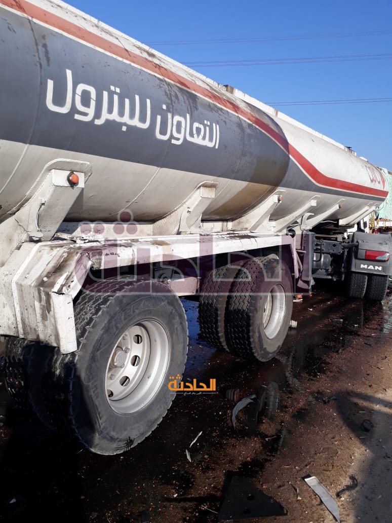 حادث تصادم سيارة محملة بالسولار بأخرى بطريق إسكندرية الصحراوي