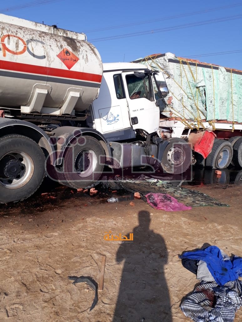 حادث تصادم سيارة محملة بالسولار بأخرى بطريق إسكندرية الصحراوي