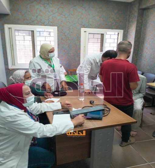 الداخلية توجه قافلة إنسانية وطبية للمناطق الأكثر احتاجا بالإسكندرية