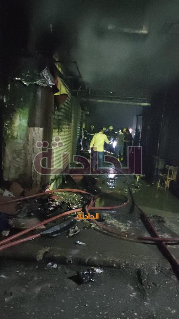 حريق يلتهم محتويات محل قطع غيار سيارات في سوق التوفيقية