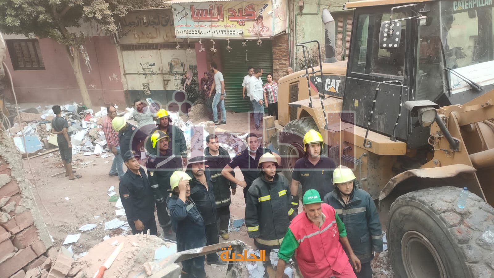 153708-انهيار-عقار-بحدائق-القبة-(2)