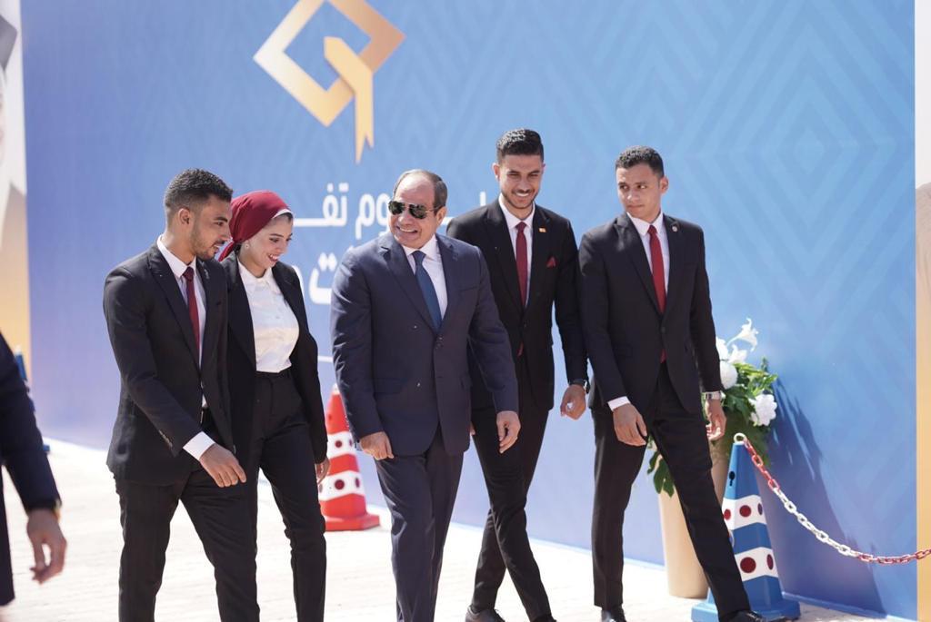 السيسي يلتقي عددا من رؤساء وممثلي اتحادات الطلاب