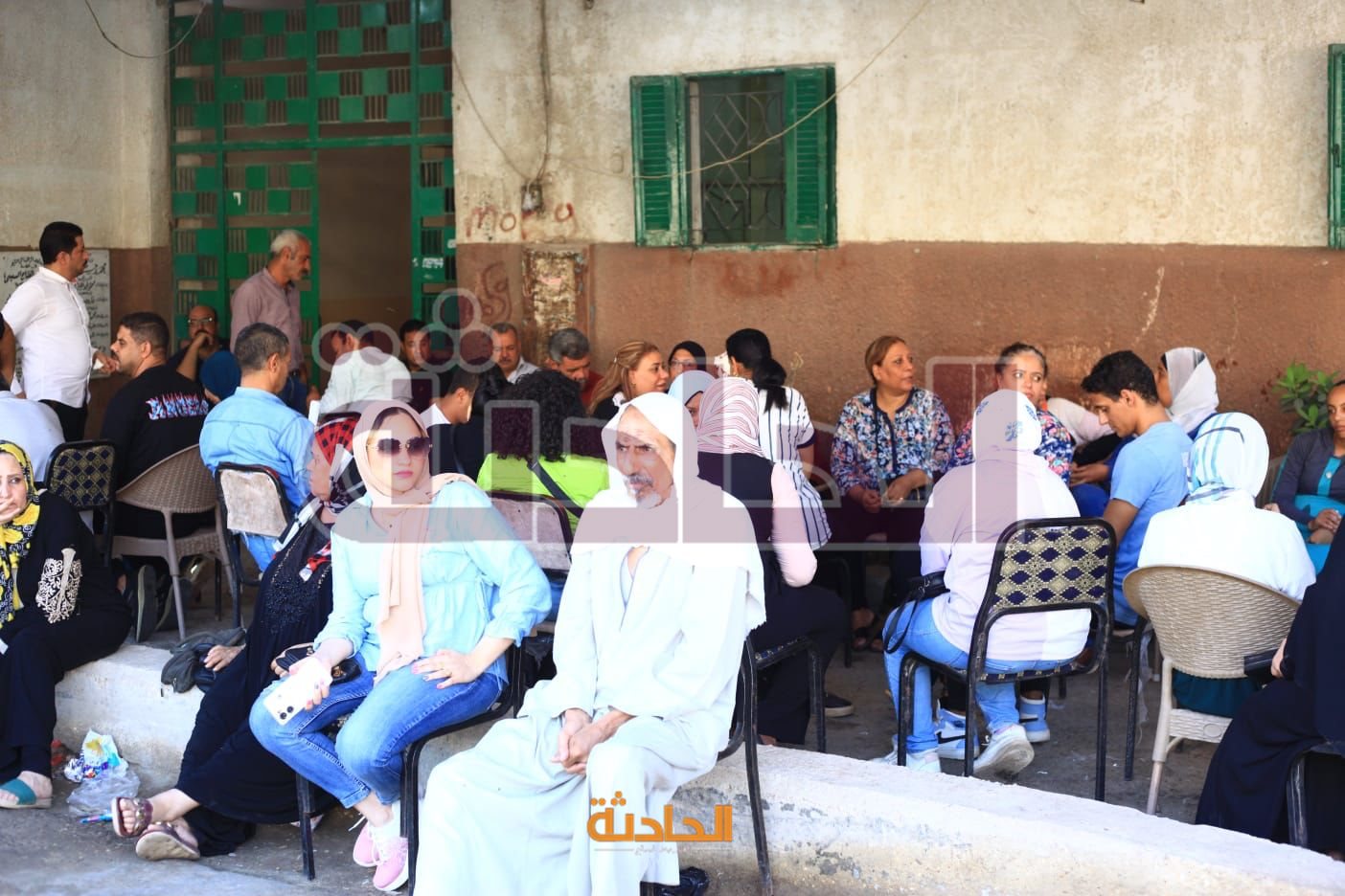 توافد المواطنين على مكاتب الشهر العقاري لعمل توكيلات تأييد لمرشحي الرئاسة