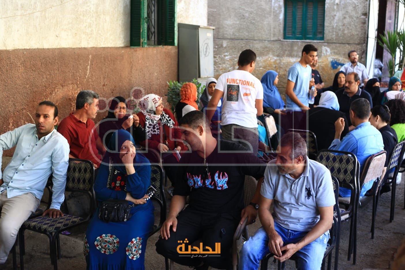 توافد المواطنين على مكاتب الشهر العقاري لعمل توكيلات تأييد لمرشحي الرئاسة