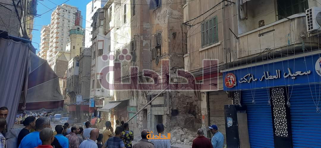 انهيار أجزاء من عقار في حي الجمرك بالإسكندرية