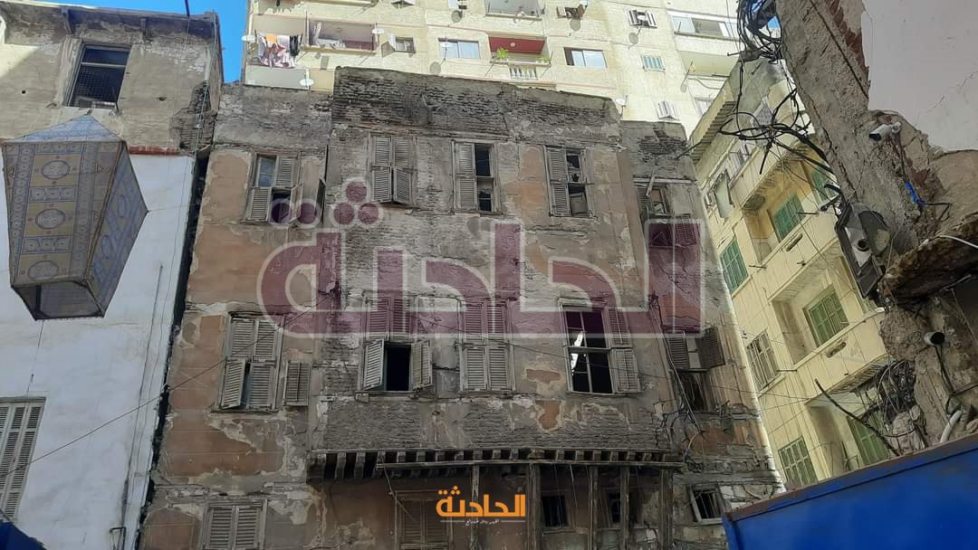 انهيار أجزاء من عقار في حي الجمرك بالإسكندرية