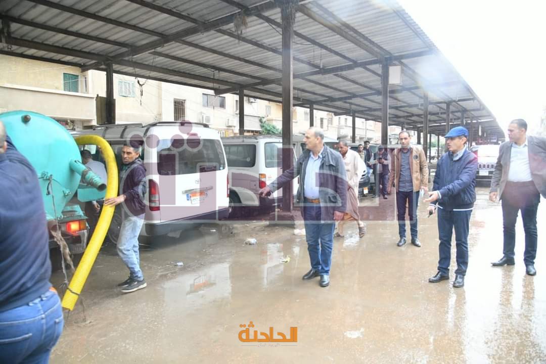 جهود الوحدات المحلية لرفع مياه الأمطار ببسيون