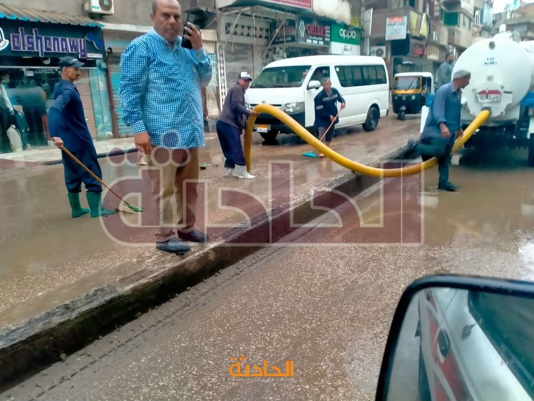 جهود الوحدات المحلية لرفع مياه الأمطار ببسيون