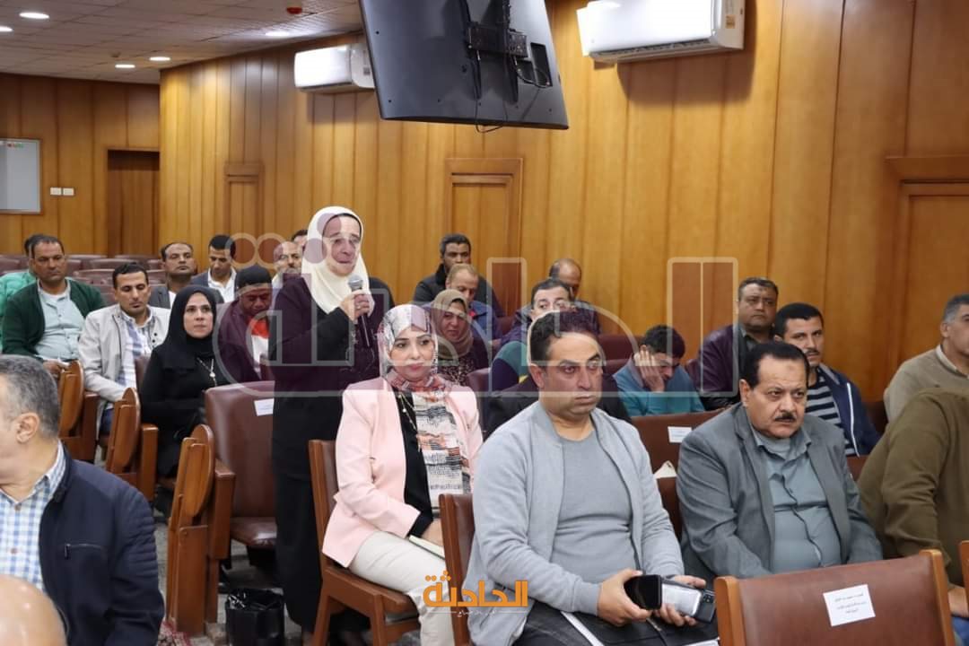 محافظ دمياط تناقش آخر الاستعدادات للانتخابات الرئاسية المقبلة