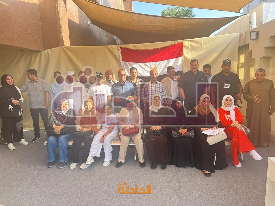 المصريون في الإمارات يتوافدون على مقر السفارة والقنصلية للتصويت