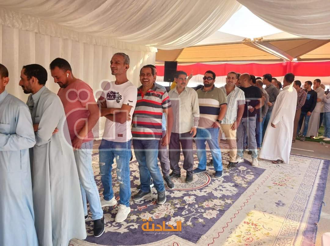 استمرار توافد المصريين في أبو ظبى للإدلاء بأصواتهم بانتخابات الرئاسة