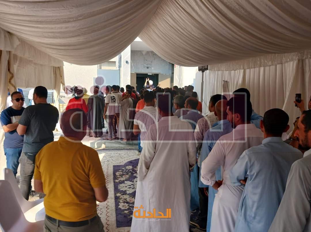 استمرار توافد المصريين في أبو ظبى للإدلاء بأصواتهم بانتخابات الرئاسة