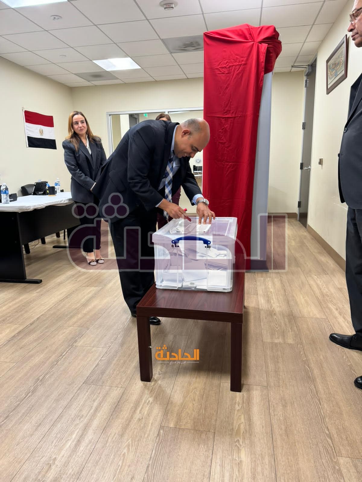 إقبال كثيف من المصريين بالخارج يدلون بأصواتهم في الانتخابات بالخارج