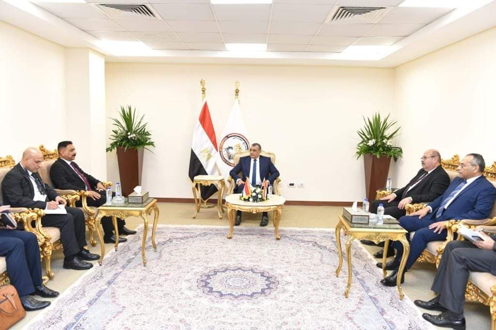 وزير الإنتاج الحربي يبحث مع مسئولين من صربيا و أوزباكستان
