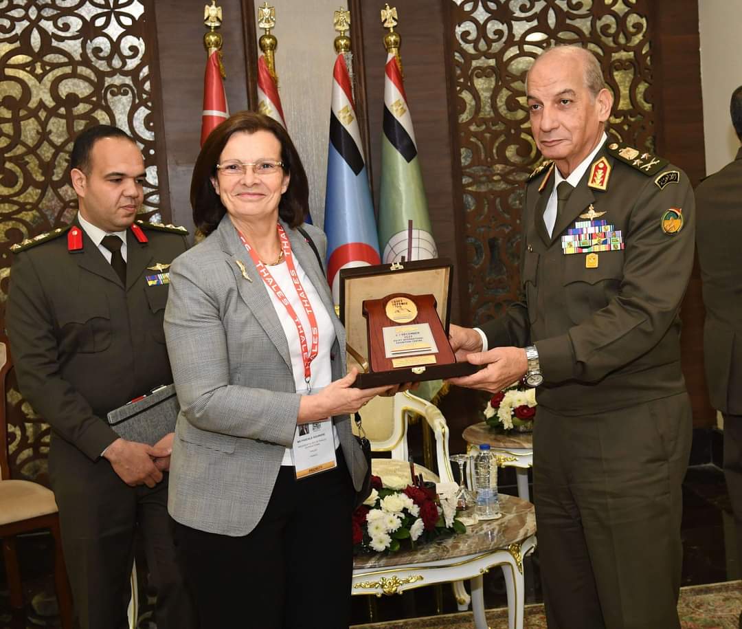 وزير الدفاع ورئيس الأركان يعقدان لقاءات مع قادة الوفود العسكرية