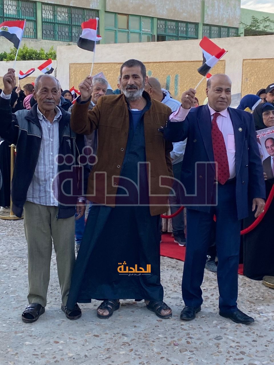 احتشاد أمام لجان 15 مايو ومدينة بدر�للإدلاء بأصواتهم