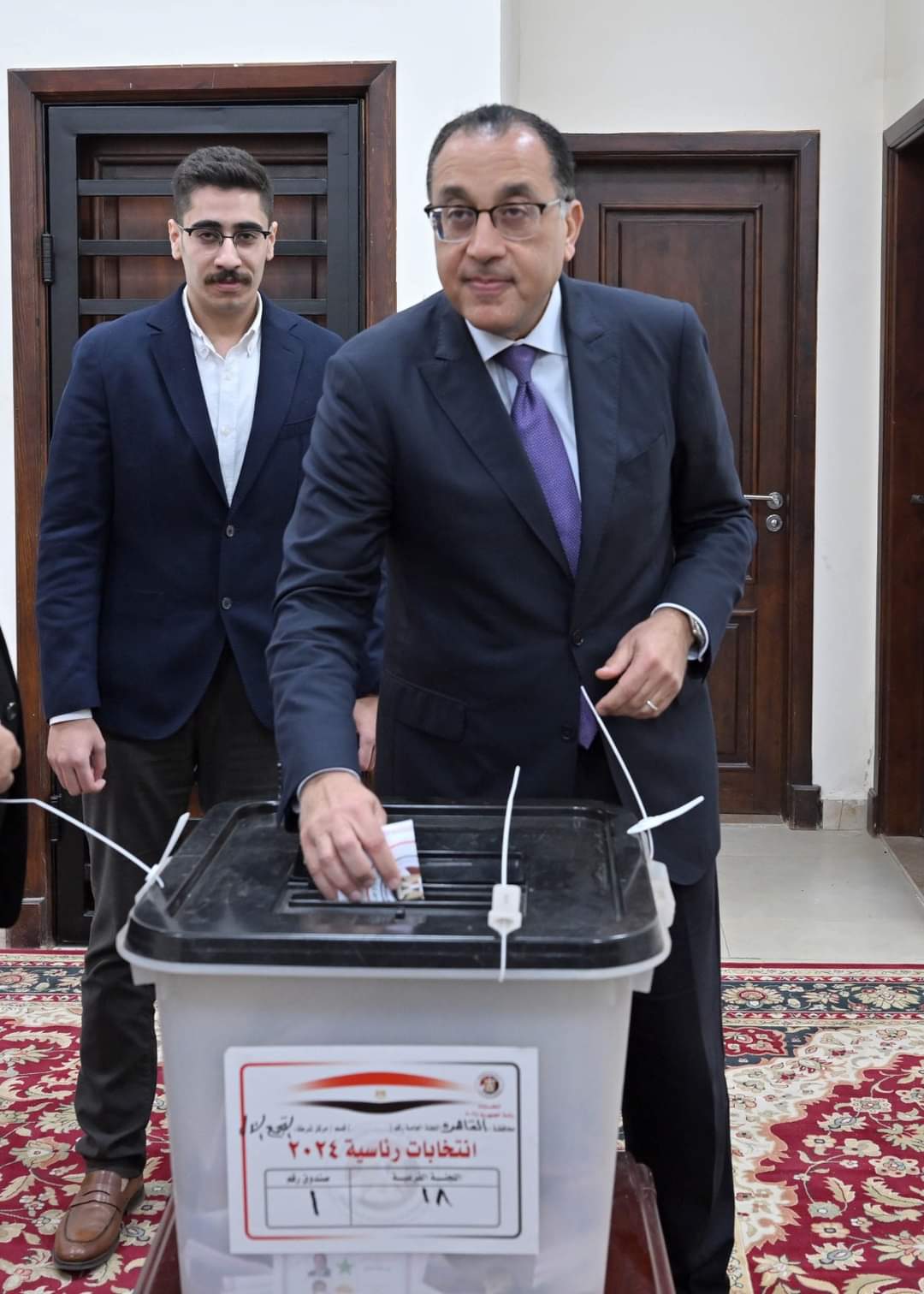 رئيس الحكومة يُدلي بصوته في الانتخابات الرئاسية