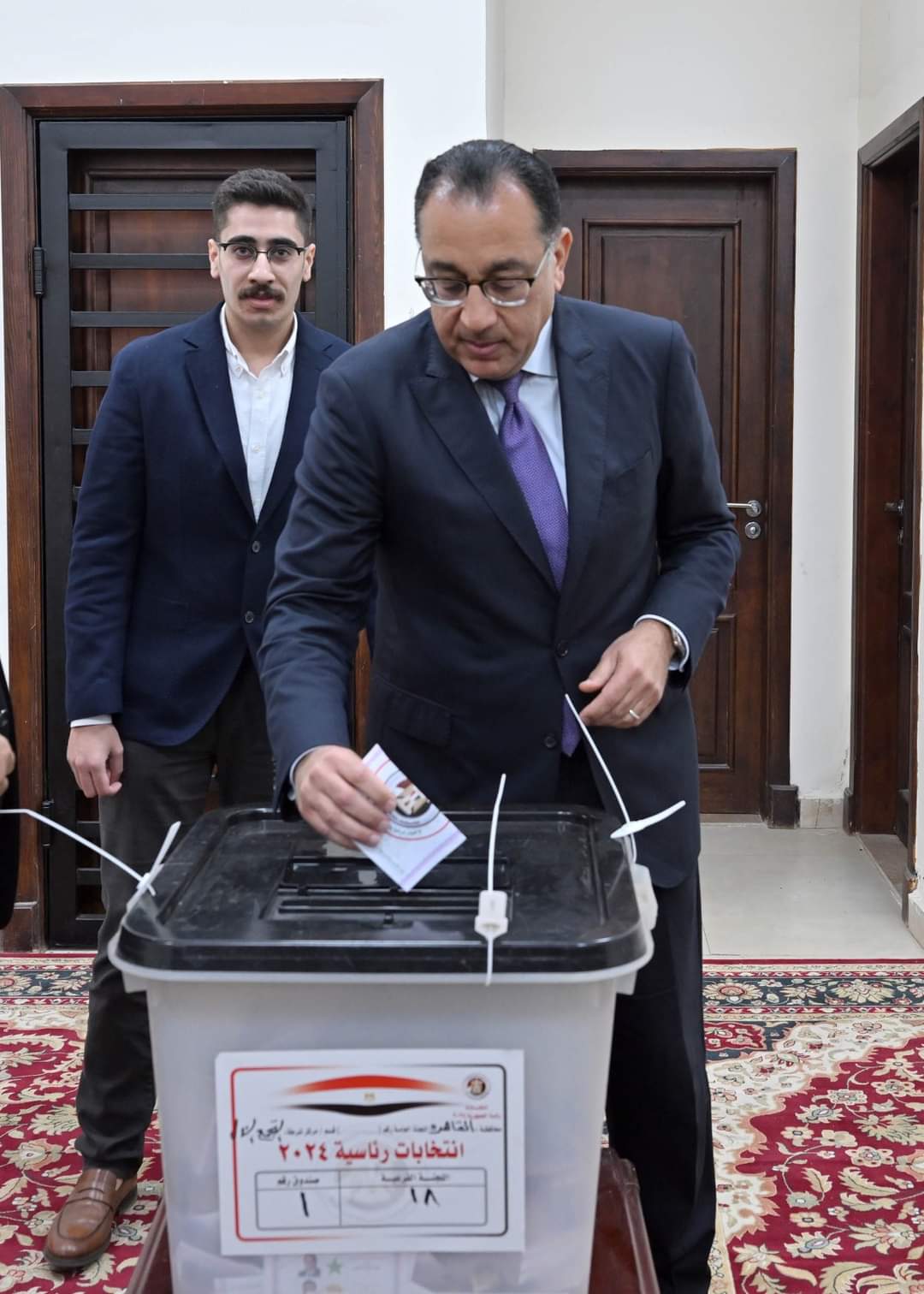 رئيس الحكومة يُدلي بصوته في الانتخابات الرئاسية