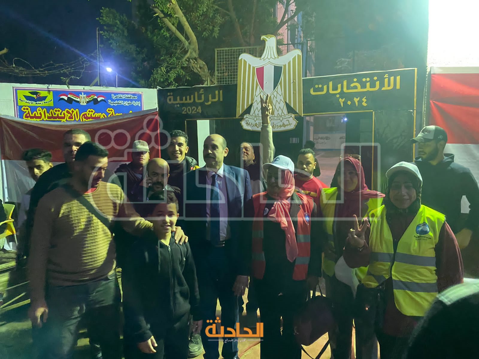 زحام من المواطنين أمام لجان الانتخابات الرئاسية في حلوان