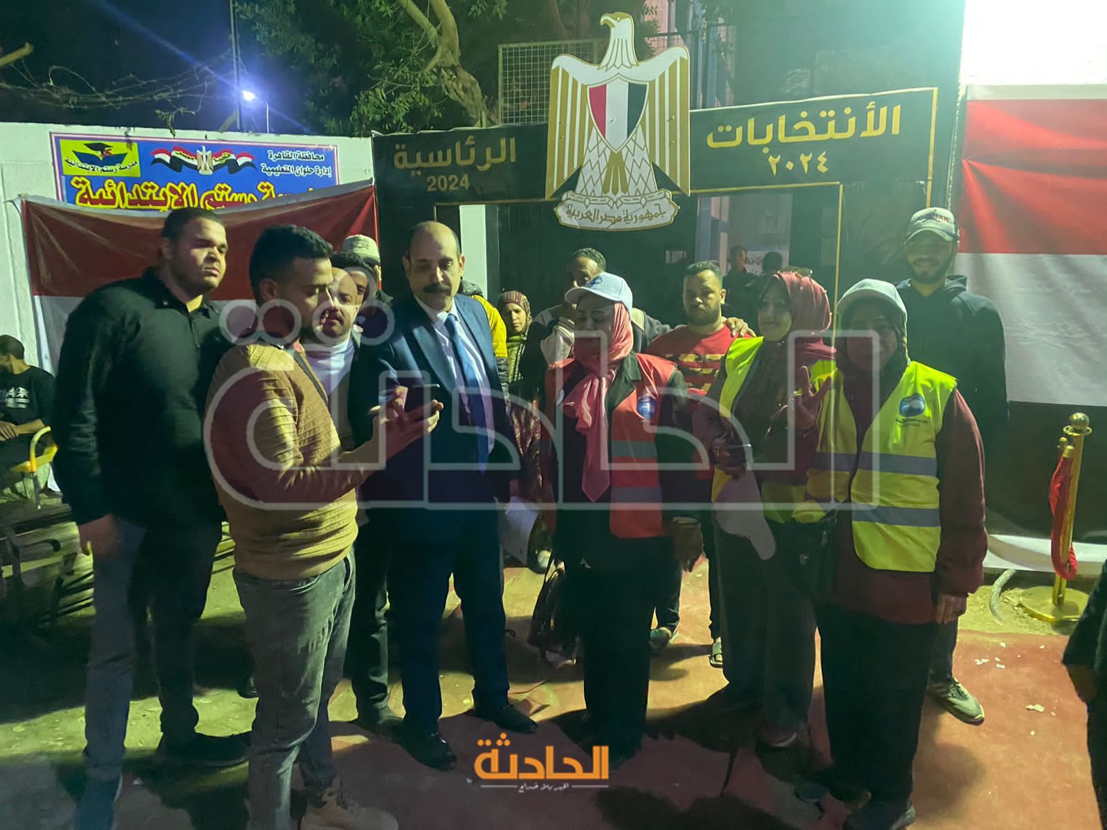 زحام من المواطنين أمام لجان الانتخابات الرئاسية في حلوان