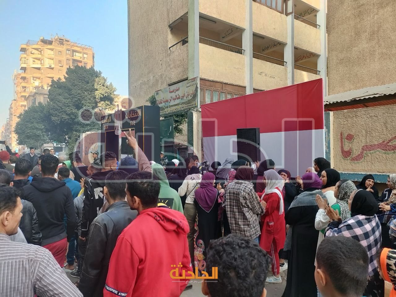 حضور لافت للمواطنين أمام المقار الانتخابية بمدينة نصر والساحل