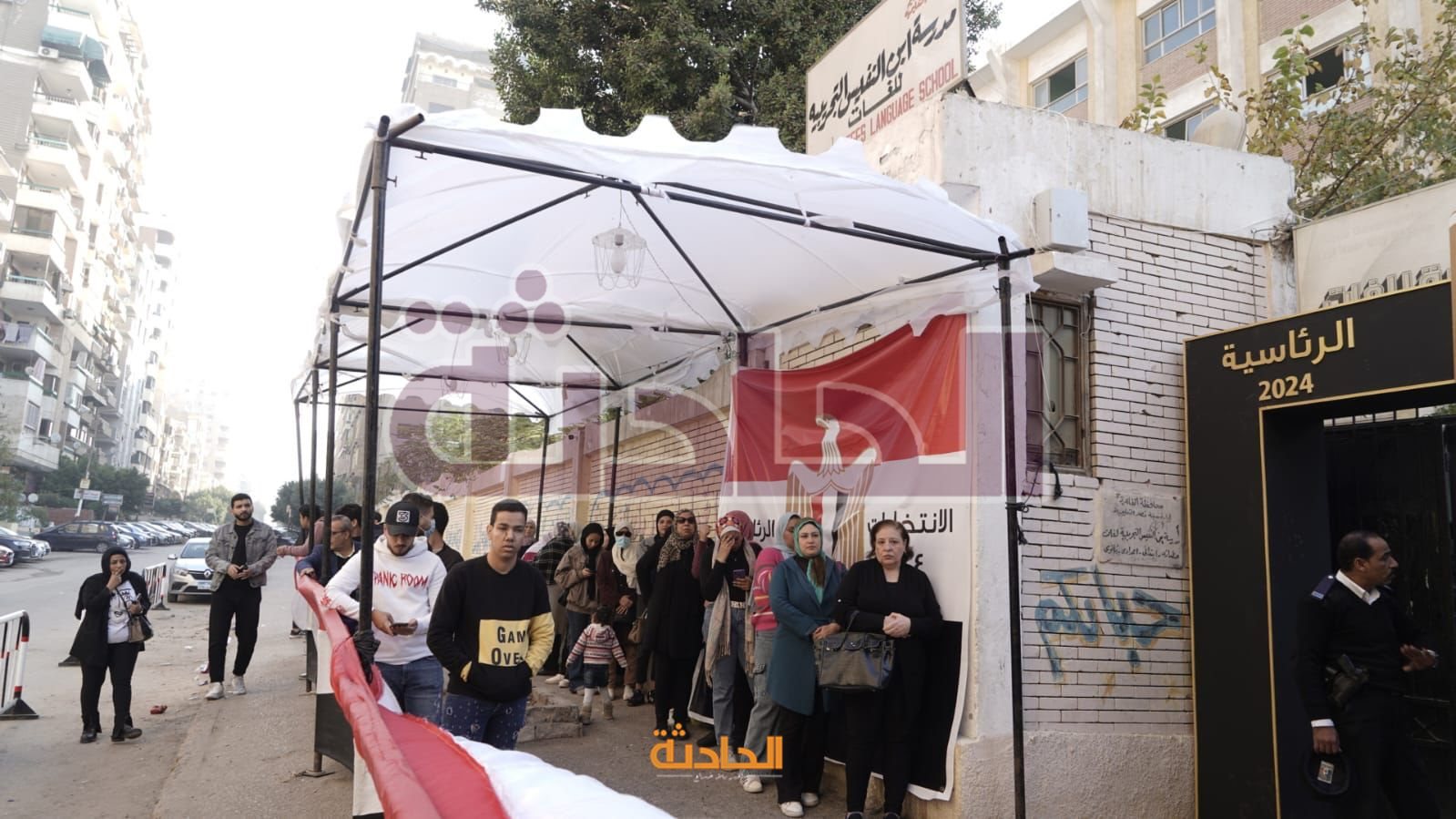 حضور لافت للمواطنين أمام المقار الانتخابية بمدينة نصر والساحل