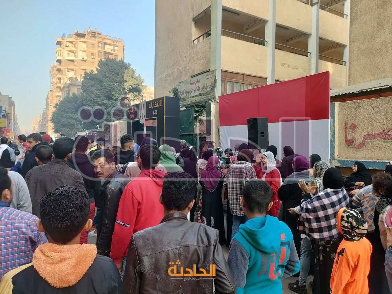 حضور لافت للمواطنين أمام المقار الانتخابية بمدينة نصر والساحل