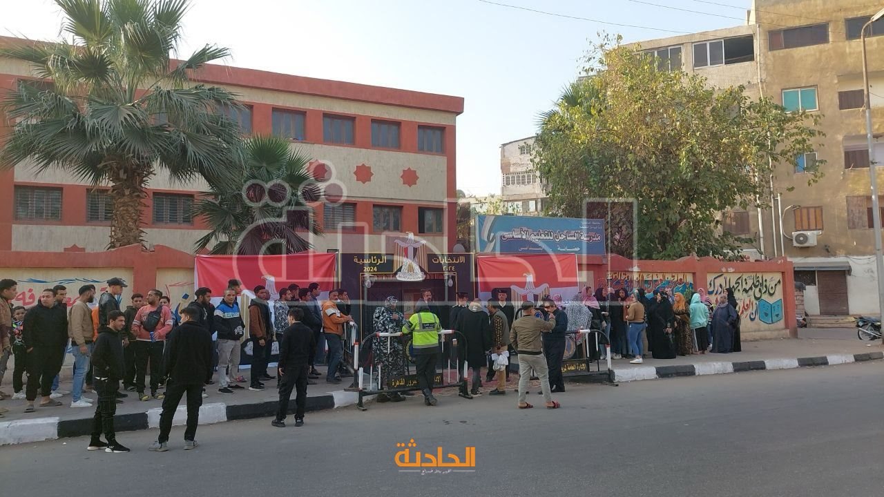 حضور لافت للمواطنين أمام المقار الانتخابية بمدينة نصر والساحل